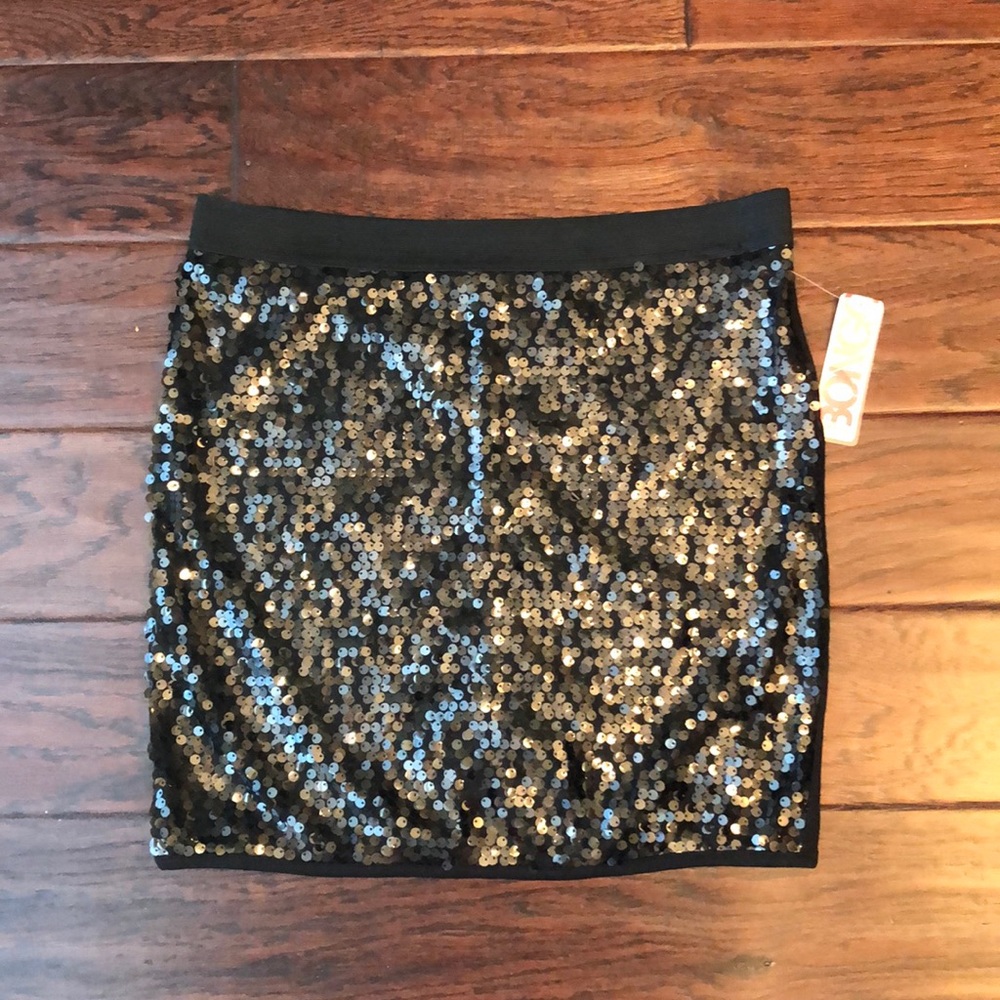NEVER BEEN WORN Cute Party Skirt